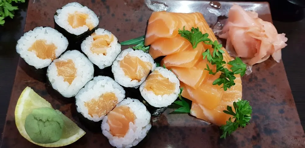 Sushi Saumon Et Sashimi Saumon